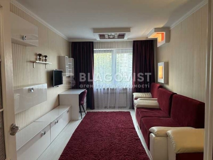 Продаж 3к вул Максимовича (Трутенко ) 7, ремонт, метро Васильківська - фото 1