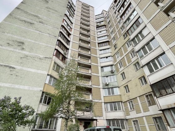 Продам 3к квартиру по вулиці Драгоманова 23 Киев