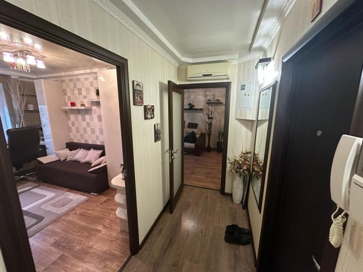 Продажа 2х комнатной пр. Тычины 14 а, средний этаж. - фото 1