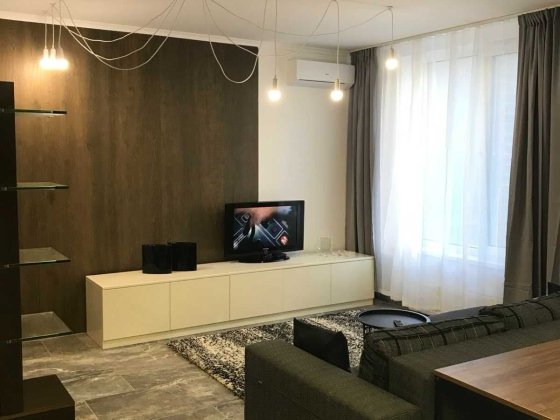 м.Лівобережна поруч Продам з супер ремонтом 1кв. ЖК вул.О.ТУМАНЯНА 1-А Киев