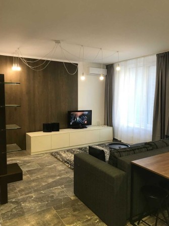 м.Лівобережна поруч Продам з супер ремонтом 1кв. ЖК вул.О.ТУМАНЯНА 1-А - фото 1