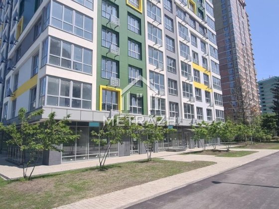 Світла 1-кімнатна з кухнею-студіо у зеленому Подолі! Киев