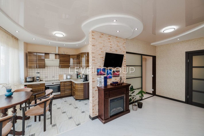 Видова 2к.кв. з панорамою на Батьківщину-Мати та Русанівський канал - фото 1