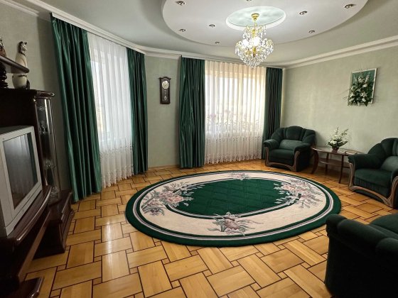 Продам 3-к м.Левобережная ул.Никольско-Слободская Окипной Шептицького Киев