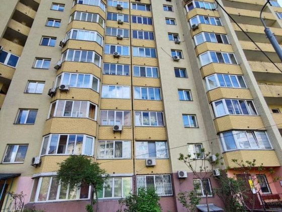 Обмін 2 кк, Київ, Позняки(75 м.кв) на авто 15000$ +доплата 49000 Київ