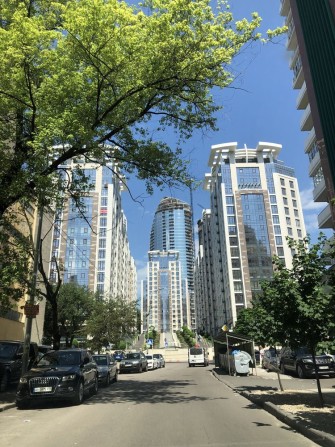 Печерськ, ул. Саперне поле -5. в ЖК « Бульвар Фонтанів» - фото 1