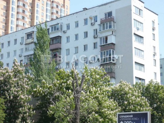 Продаж 2х кімн. квартири на Коновальця. ст. м. Палац Україна Київ