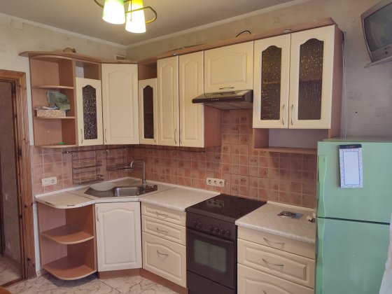 Затишна 2-кімнатна квартира 60 м² вул. Лариси Руденко 21 Київ