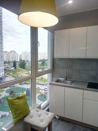 ЖК Лебединый Ревуцкого 40В  2 смарта общ. площ. 42.4 кв.м Вид на озеро - фото 1