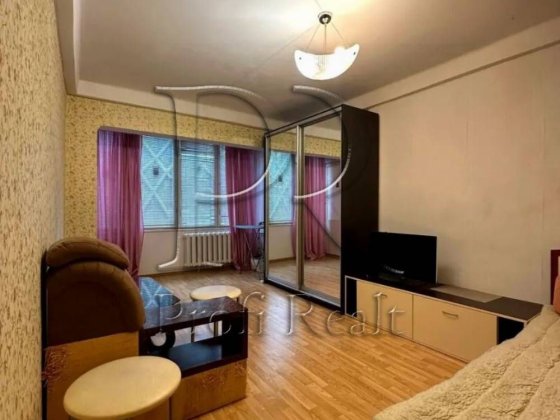 Продаж 1 кім квартири 1-й поверх Русанівка\Лівобережна\Ентузіастів\Шам Київ