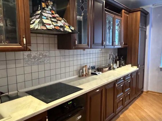 3-кім Вишняківська, 13 Дарницький р-н, ст.м Харківська Будинок - 2004 Киев