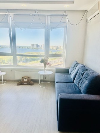 Продаж 1 кімнатної  квартири в ЖК Мітрополія, метро Вирлиця. - фото 1