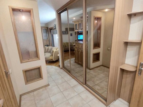 Без комісії продам 3-к. на вул. Борщагівська, 133. Метро Політехнічна Київ