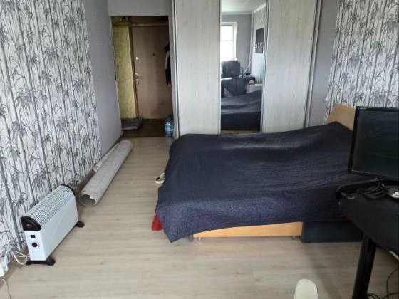 Продам однокімнатну квартиру біля Індустріального мосту Київ