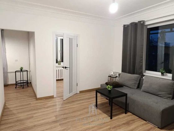 Продаж 2к. квартири вулиця Межова Вітряні гори Євроремонт Сталінка Киев