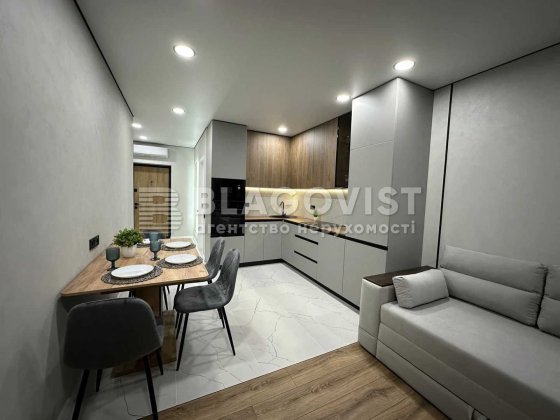 Продаж квартири Варшавський 3,вул.Змієнка Всеволода ,34/21 Київ