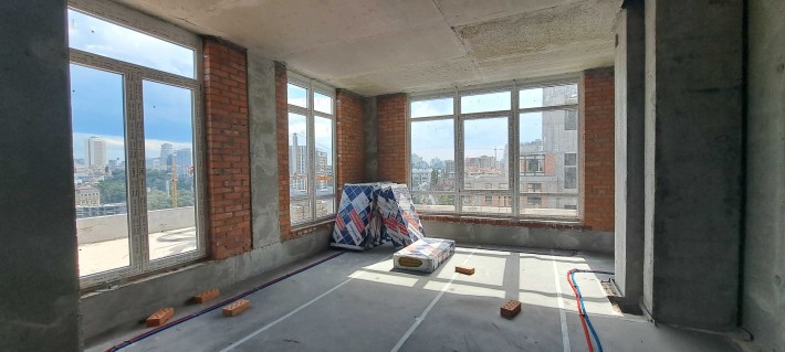 Видова квартира з терасою в елітному будинку на Подолі - фото 1