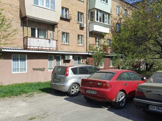 Продаж 2-ка  Вітрука 23 Авіаконструкторська  м  Святошино 10 м ремонт Київ