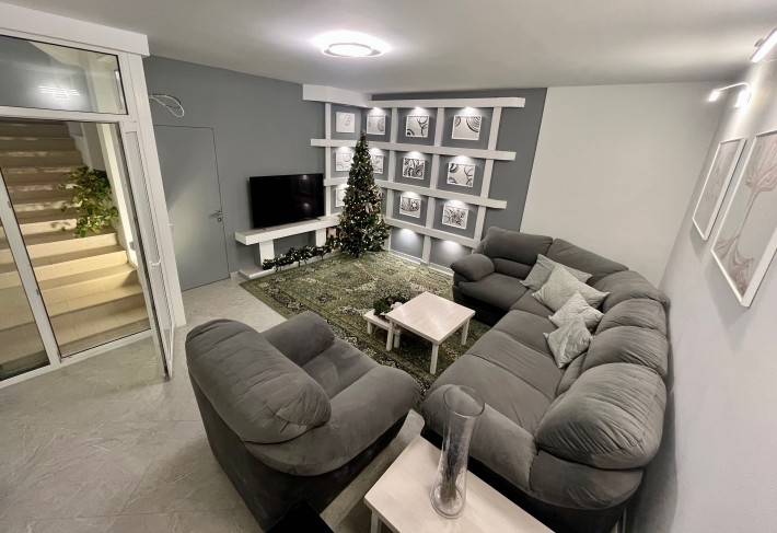 Дворівнева квартира із зимовим садом у центрі історичного Подолу - фото 1