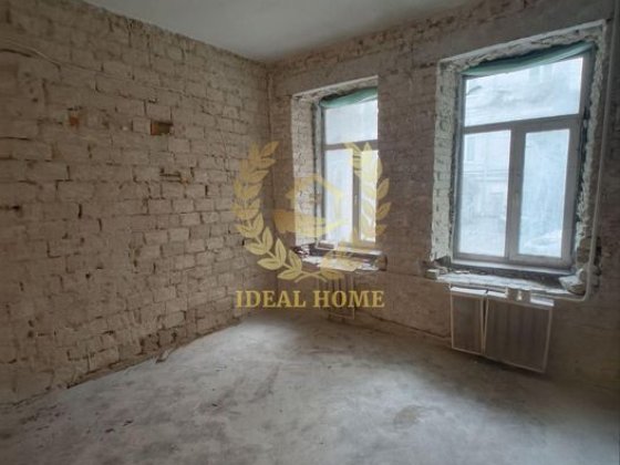 Продаж 2к.квартири під офіс, м. Контрактова площа Київ