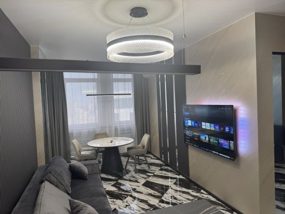 Собственник Manhattan City Жд вокзал берестейский метро КПИ  манхеттен Киев