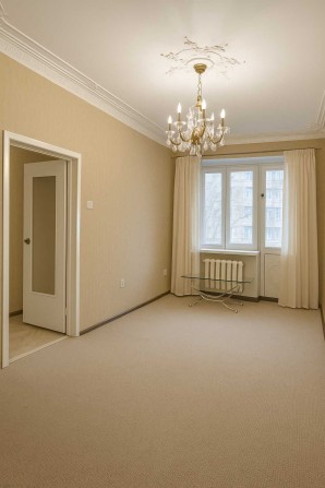 Продаж 3к квартира Першотравневий Дудаєва 22 сталінка Шулявська 8 хв - фото 1