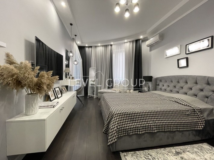 Новый ремонт! ЖК Изумрудный, ул. Генерала Шаповала 2 - фото 1