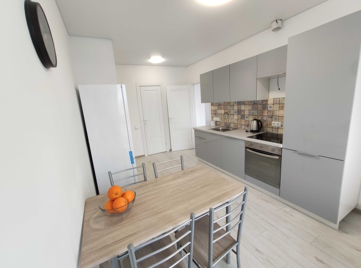 Продам 1 к кв метро Житомирська проспект Берестейський 131 а - фото 1