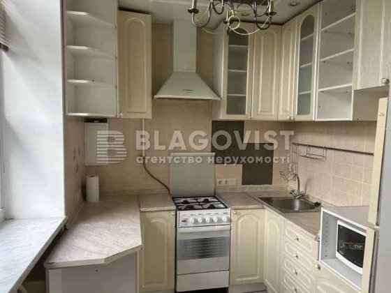 Продаж 3к Варязький пров. (Бехтеревський пров.,) 13а доревол Н=3,2м Киев