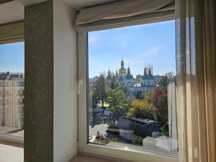 Продам квартриру(154м2)з ремонтом та видом на СофіЇвській собор - фото 1