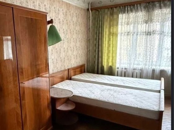 Метро Академмістечко, вулиця Доброхотова 6 Київ