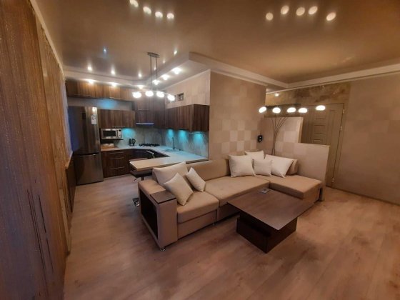 Продам 2 кім. квартиру, Світличного 8/6, "Сталінка", Солом'янка Киев