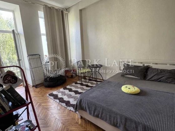 Гарна 1кім. на Гоголівській 21. Золоті Ворота. Історичний центр. Киев