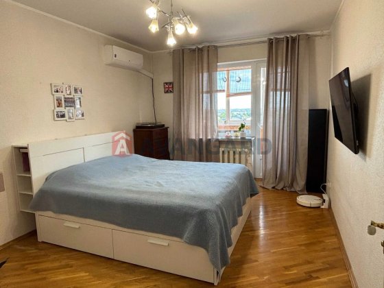 2-х кімнатна 74м ремонт мебльована Севастопольська єВідновлення Киев