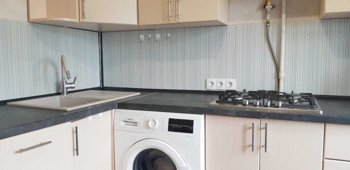 Продам ЗАТИШНУ двокімнатну СВІТЛА вікна у двір Гавела, 38. - фото 1