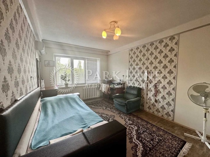 Продаж 3-К квартири. вул. Стеценка 4 М. Нивки, косметичний ремонт - фото 1