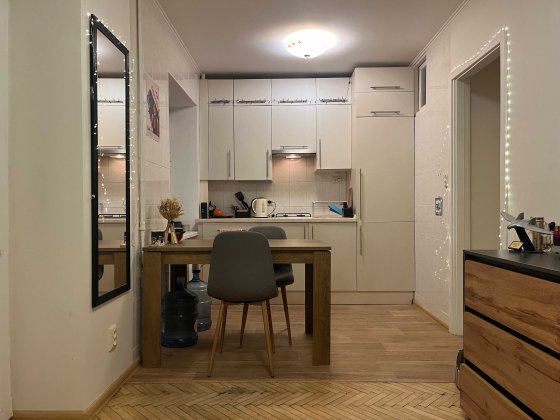 Продаж квартири  Тбіліський пров., 10 ,  1кімн., 35кв.м Київ