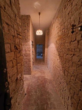 Унікальна 2-кімнатна квартира в історичному серці Подолу - фото 1