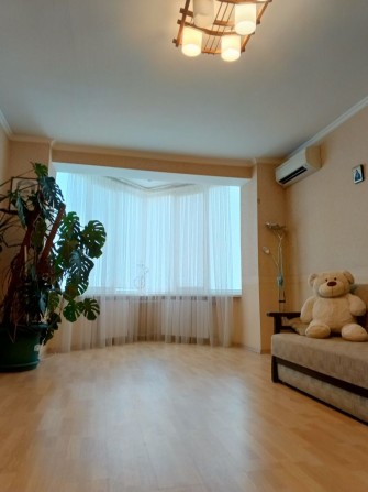 Без комісії. Продам 3-кімнатну кв-ру. 10хв м.Святошин - фото 1