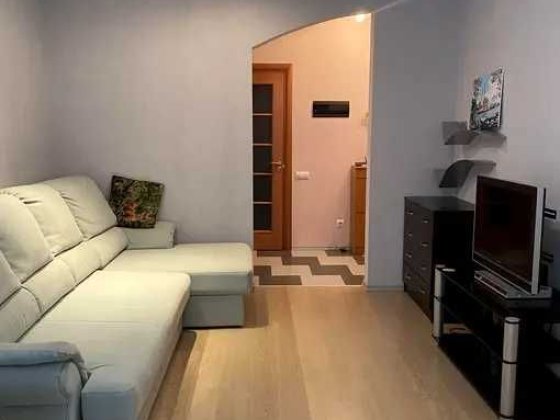 Однокімнатна біля метро Житомирська з ремонтом Київ