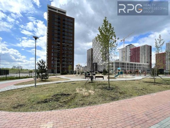 Продаж 1к квартири в ЖК Варшавський 3 Низький поверх Вид у двір Київ