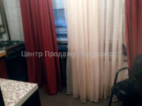 Продам 1-кімнатну квартиру поруч з метро Житомирскька Київ