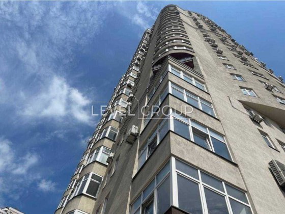 Продаж чотирьохкімнатної квартири Преображенська Киев