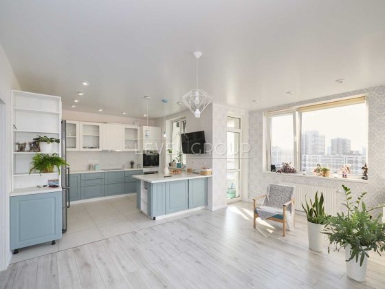 Продаж 3-кімнатної квартири 125 м² у ЖК «Варшавський» Киев