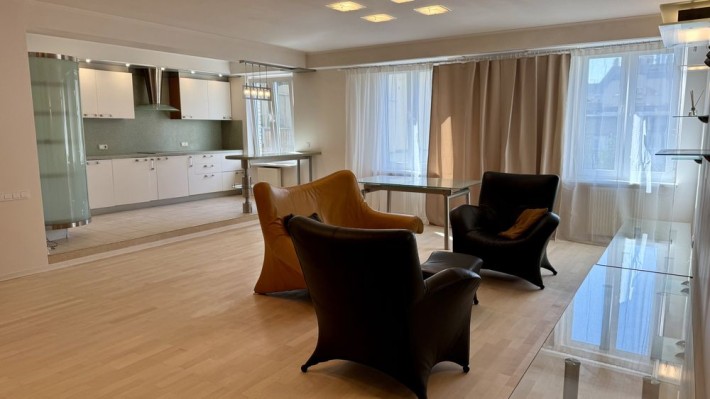 Терміново Без% ‼️ЦЕНТР Продам 3кімнатну   кв , вул.Назарівська 7б - фото 1