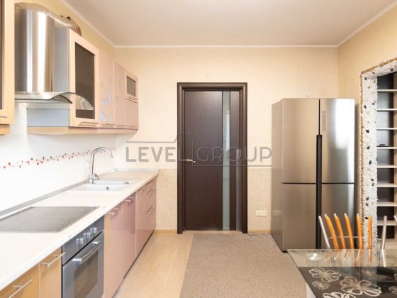 Продаж 2к 77м2 18 поверх Європейського Союзу Виноградар Варшавський Київ