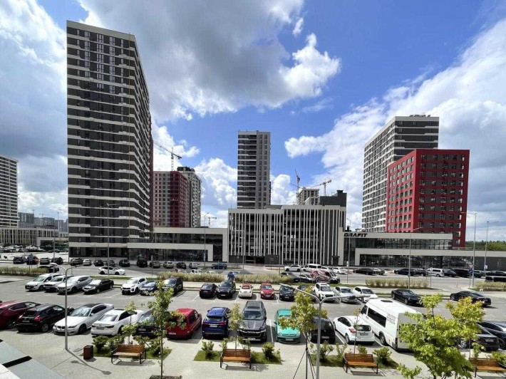 Продаж 2к квартири ЖК Варшавський 3 Будинок 10.4. Вид у двір - фото 1