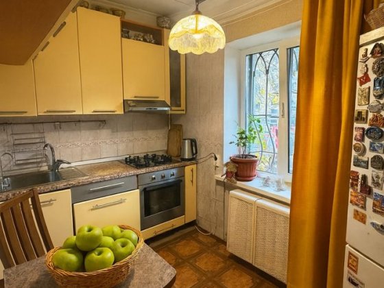 продажа 2 кімнатна квартира 47м.кв Перемишльська вторичка нивки Київ