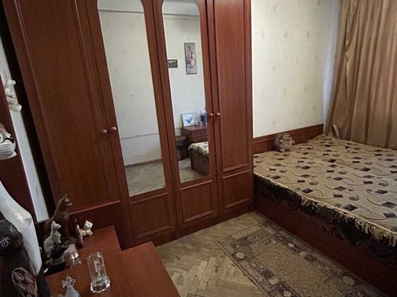 New!!! вул.Липківського М. (Урицького),39, трикiмнатна, м.Вокзальна Киев