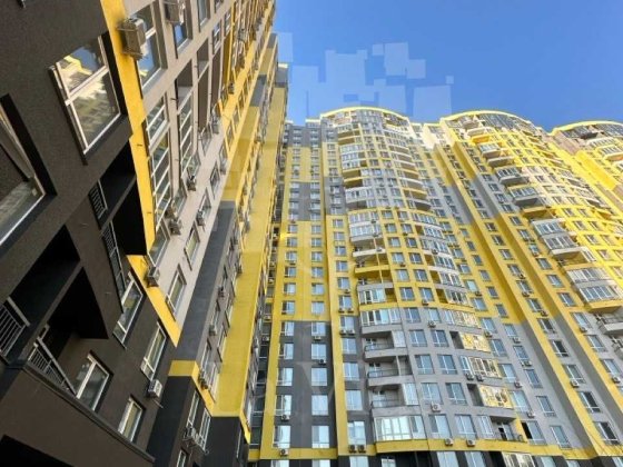 Трикімнатна квартира в ЖК "Медовий" найкраще планування !! Киев